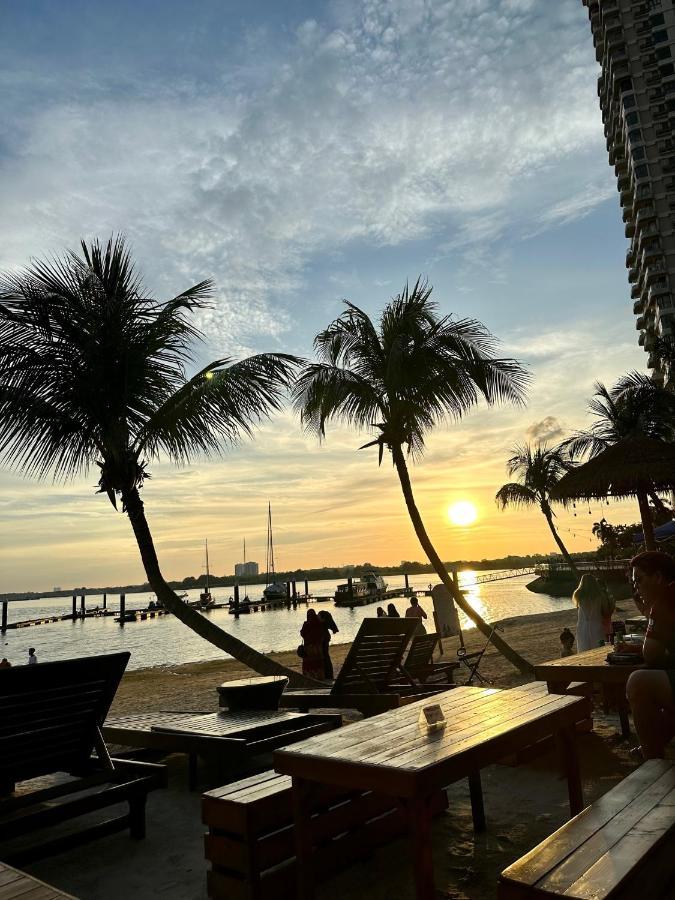 Golden Tree @ Country Garden Danga Bay